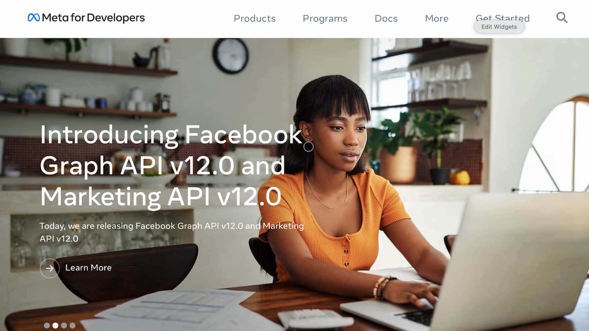 Facebook Graph API